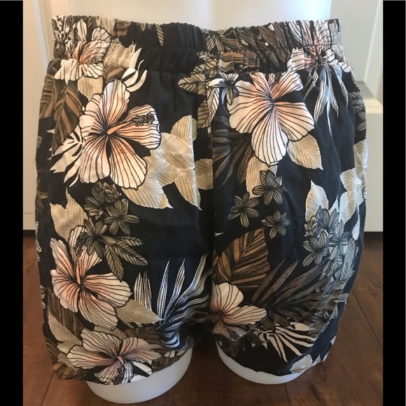 Ardene Floral Elastic Waistband Skort - Picture 2 of 11